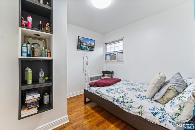 90 Byrne Street, Hackensack, NJ 07601