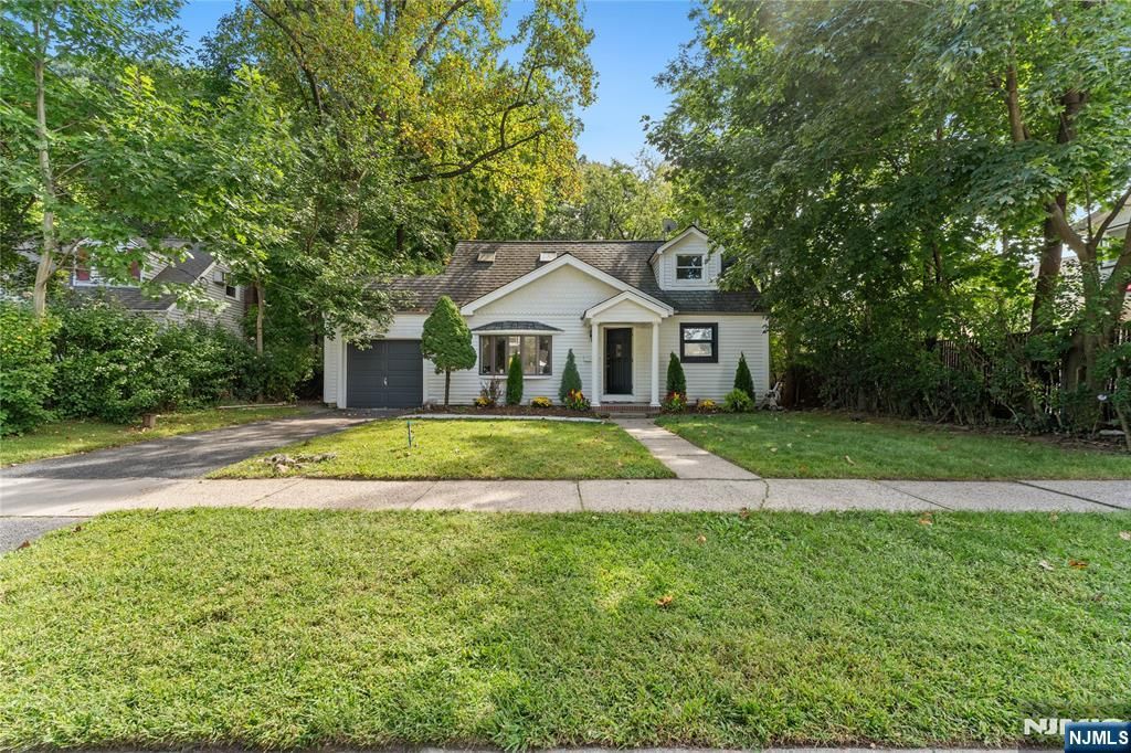90 Byrne Street, Hackensack, NJ 07601