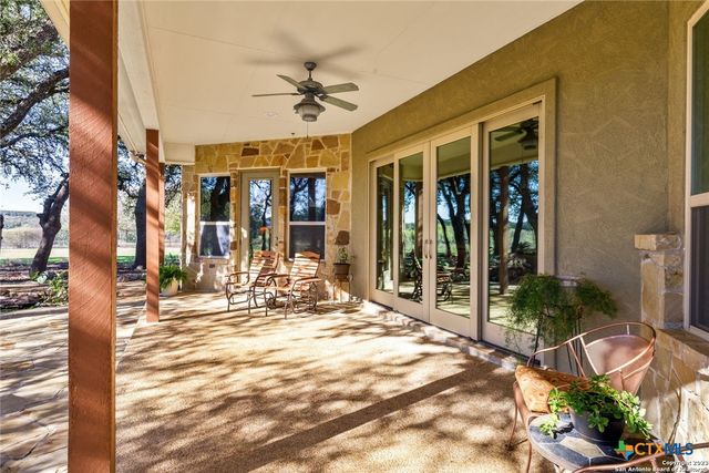 526 River Crossing Boulevard, Spring Branch, TX 78070