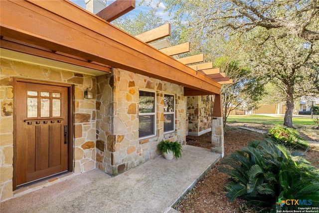 526 River Crossing Boulevard, Spring Branch, TX 78070