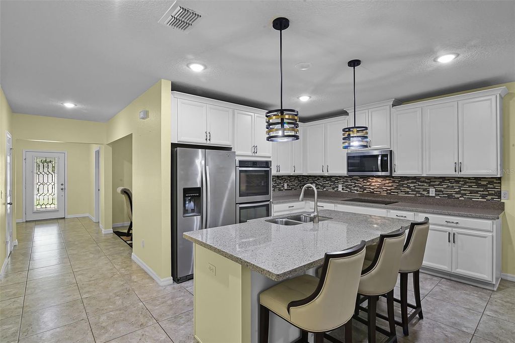 Image 12 of property listing at 4051 PRAIRIE RESERVE BOULEVARD, Orlando, FL 32824