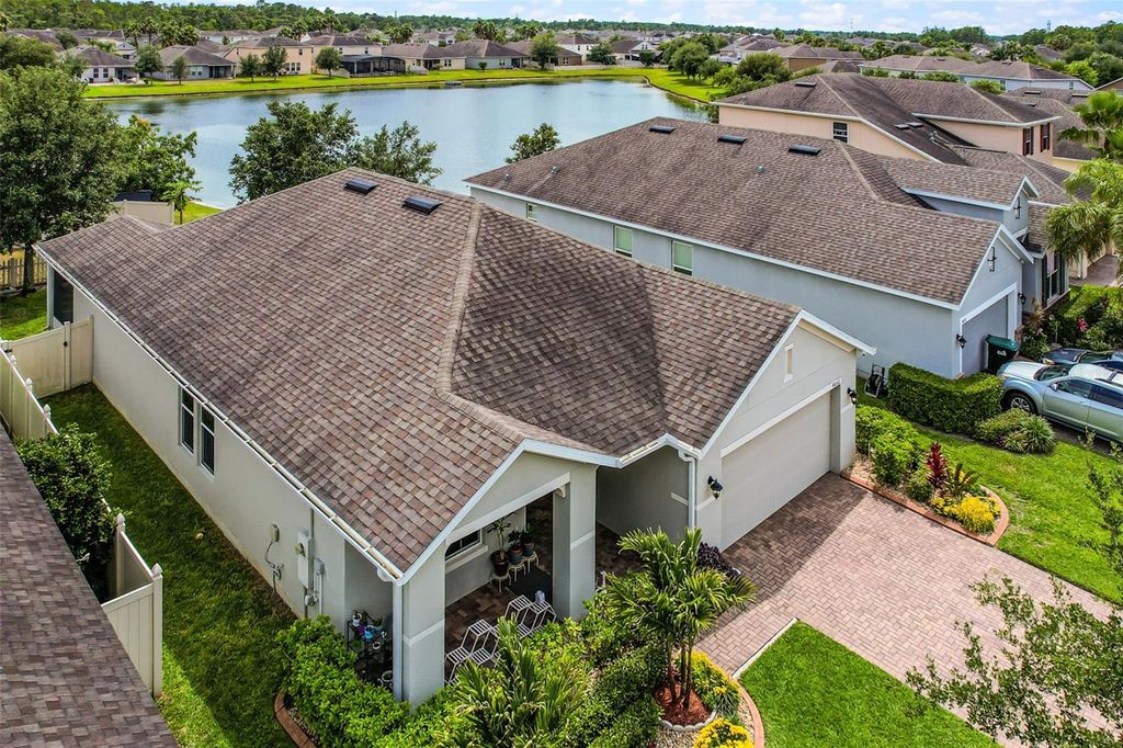 Image 3 of property listing at 4051 PRAIRIE RESERVE BOULEVARD, Orlando, FL 32824