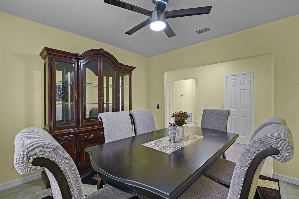 Image 10 of property listing at 4051 PRAIRIE RESERVE BOULEVARD, Orlando, FL 32824