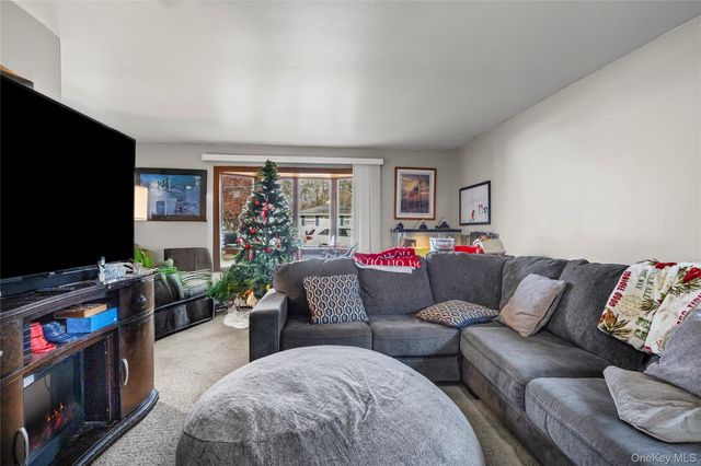 40 Fairview Drive, Shirley, NY 11967