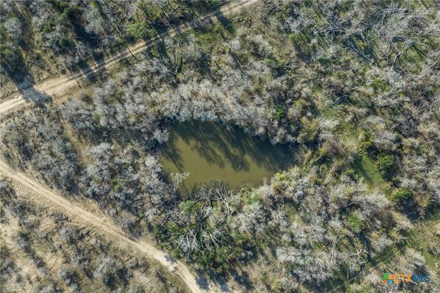 1144 Treetop Lane, Luling, TX 78648