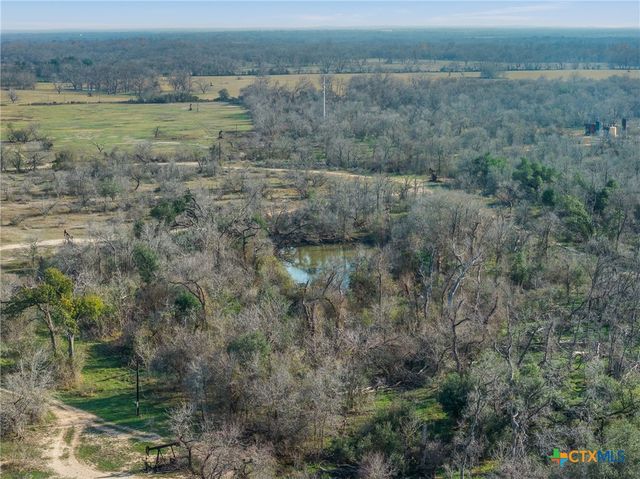 1144 Treetop Lane, Luling, TX 78648