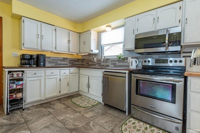 1161 Hollace Chastain Road, Mitchell, IN 47446