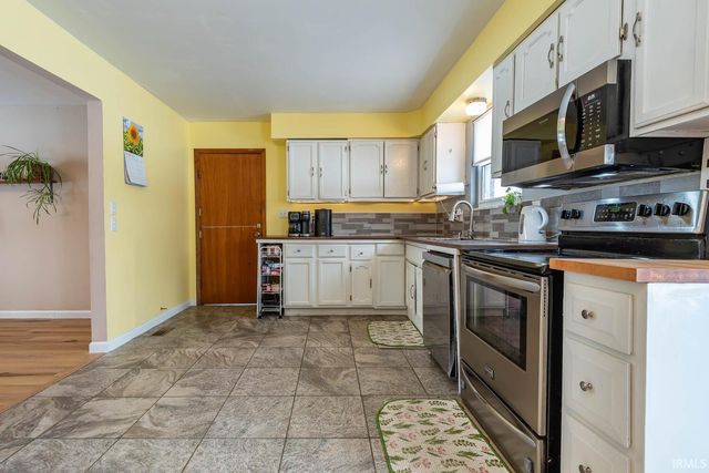 1161 Hollace Chastain Road, Mitchell, IN 47446