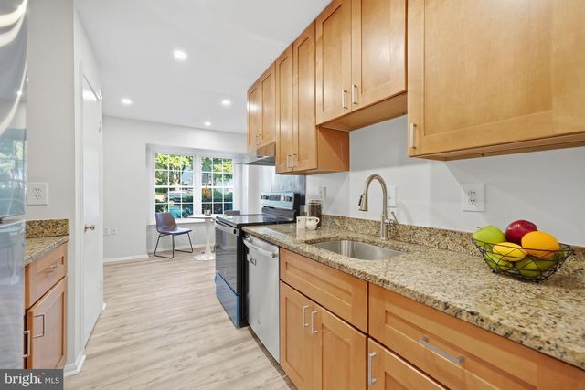 6127 CALICO POOL LN, Burke, VA 22015
