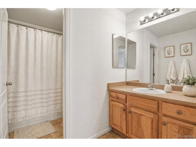 17945 E 104th Pl B, Commerce City, CO 80022