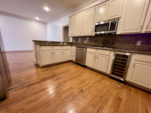 2885 Woodside Street 203, Dallas, TX 75204