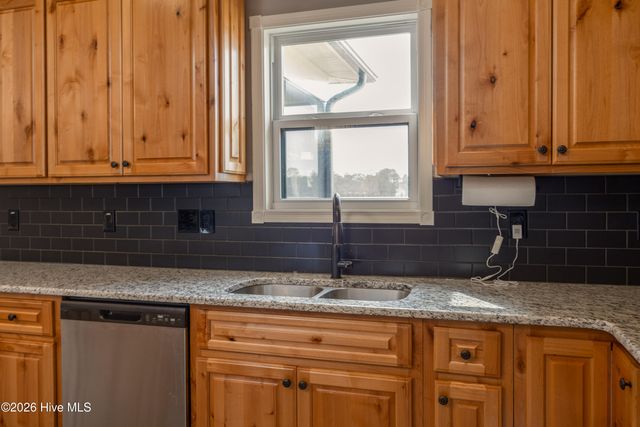 129 Cedar Lake Lane, Clinton, NC 28328