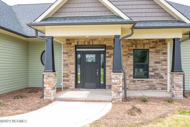 129 Cedar Lake Lane, Clinton, NC 28328