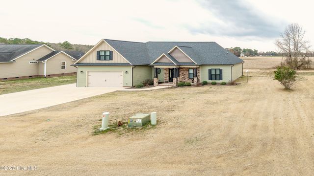 129 Cedar Lake Lane, Clinton, NC 28328