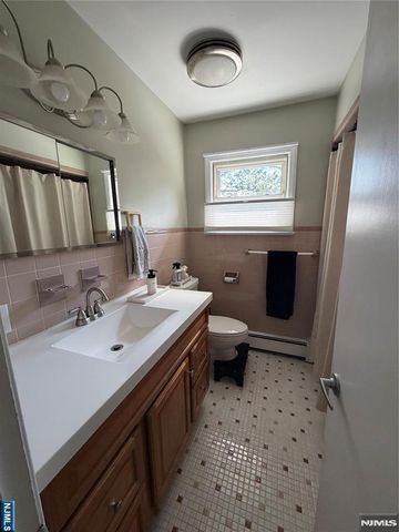 10 West Street 2, Elmwood Park, NJ 07407