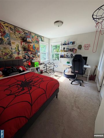 10 West Street 2, Elmwood Park, NJ 07407