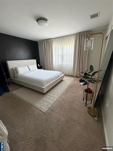 10 West Street 2, Elmwood Park, NJ 07407