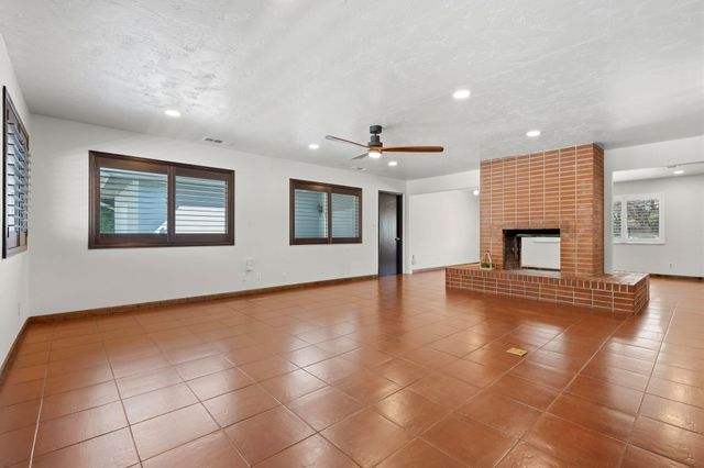 2832 W Sue Avenue, Visalia, CA 93277