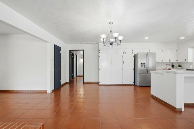 2832 W Sue Avenue, Visalia, CA 93277