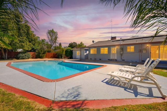 2832 W Sue Avenue, Visalia, CA 93277