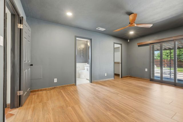 2832 W Sue Avenue, Visalia, CA 93277