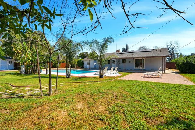 2832 W Sue Avenue, Visalia, CA 93277