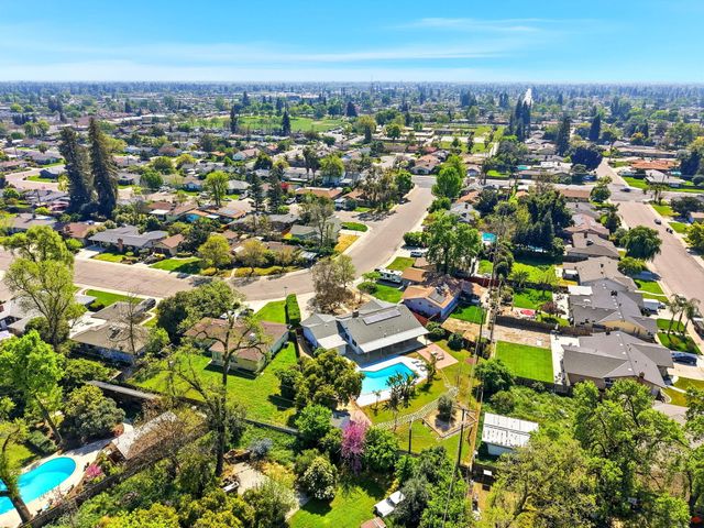 2832 W Sue Avenue, Visalia, CA 93277