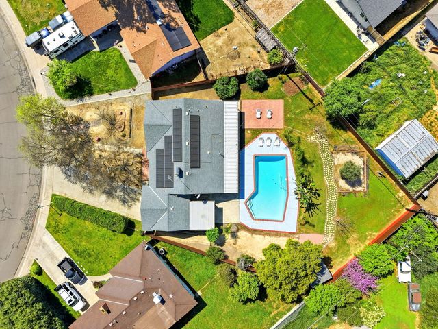 2832 W Sue Avenue, Visalia, CA 93277