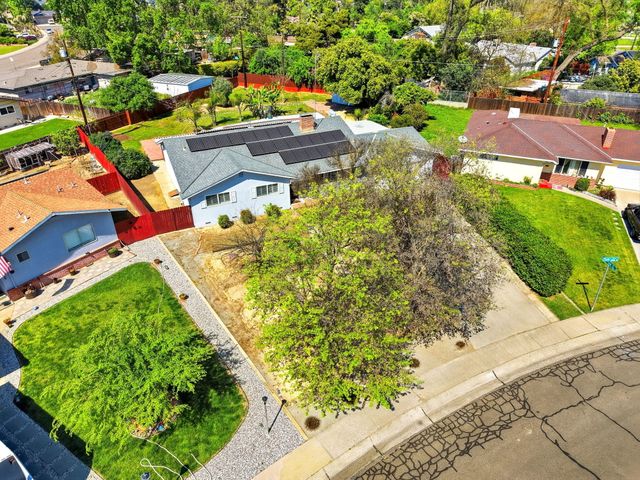 2832 W Sue Avenue, Visalia, CA 93277