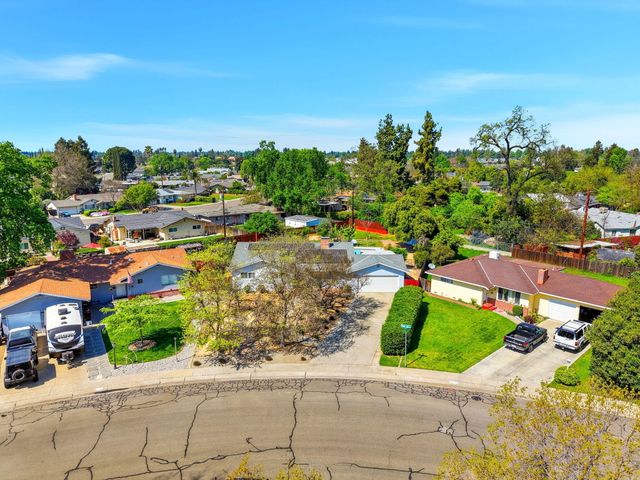 2832 W Sue Avenue, Visalia, CA 93277