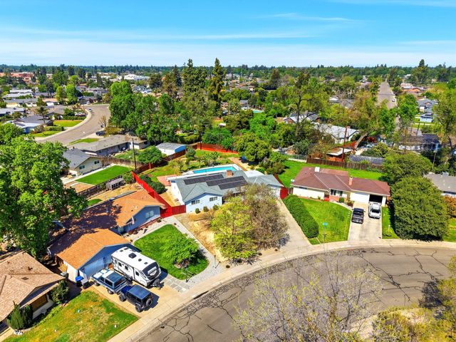 2832 W Sue Avenue, Visalia, CA 93277