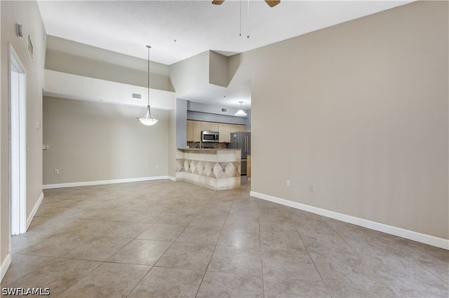 1105 Reserve CT 307, Naples, FL 34105