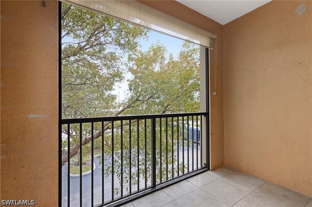 1105 Reserve CT 307, Naples, FL 34105