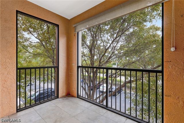 1105 Reserve CT 307, Naples, FL 34105