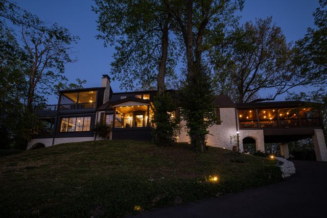 5400 Hillsboro Pike, Nashville, TN 37215