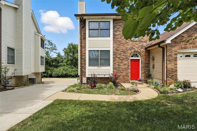 5527 Pierre Court, St Louis, MO 63128