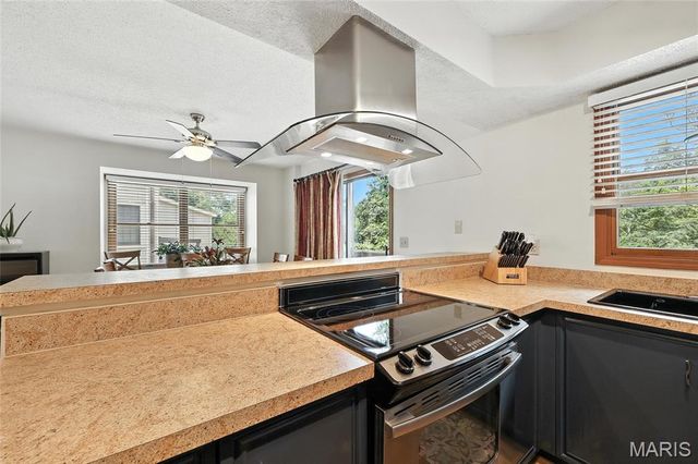 5527 Pierre Court, St Louis, MO 63128