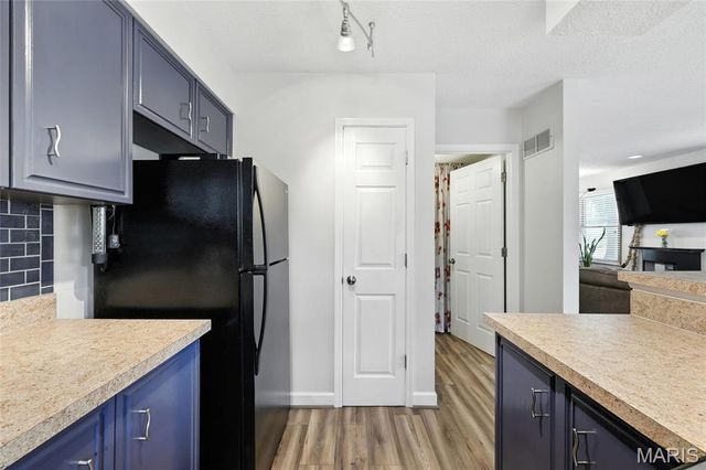 5527 Pierre Court, St Louis, MO 63128