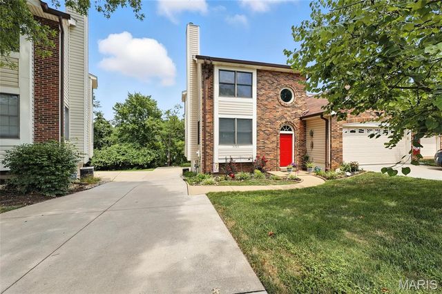 5527 Pierre Court, St Louis, MO 63128