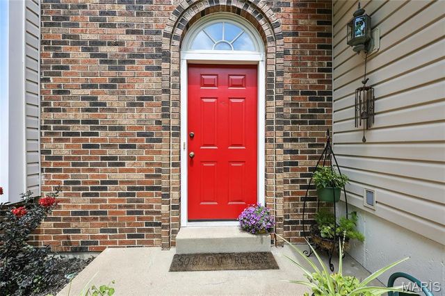 5527 Pierre Court, St Louis, MO 63128