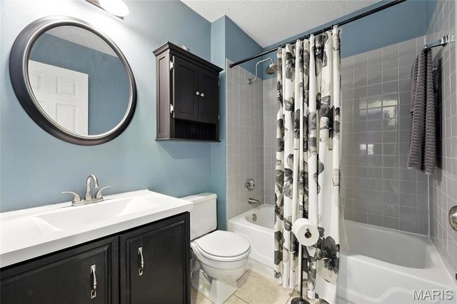 5527 Pierre Court, St Louis, MO 63128