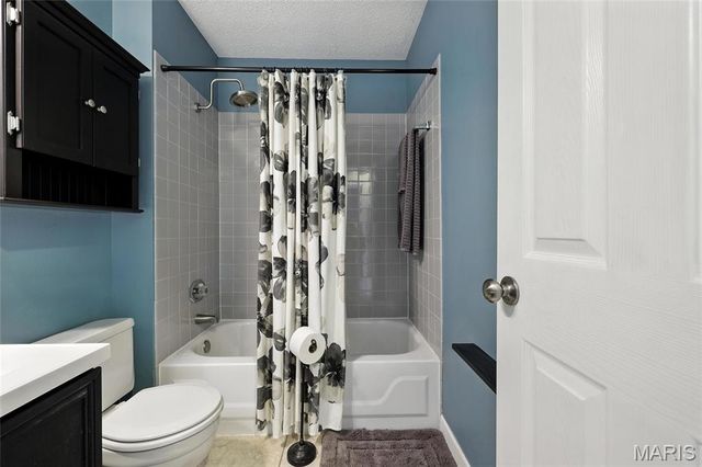 5527 Pierre Court, St Louis, MO 63128