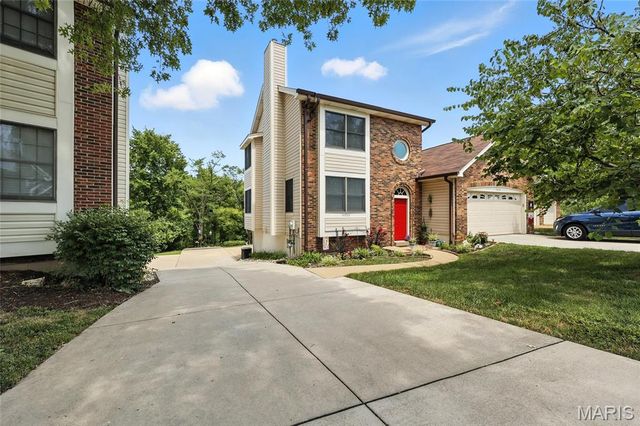 5527 Pierre Court, St Louis, MO 63128