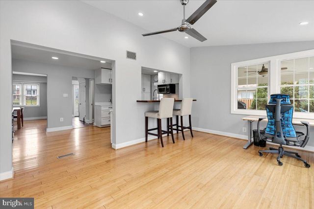 13113 MADONNA LN, Fairfax, VA 22033