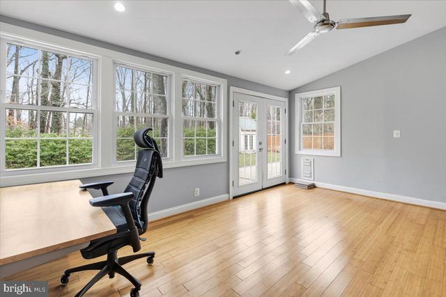 13113 MADONNA LN, Fairfax, VA 22033