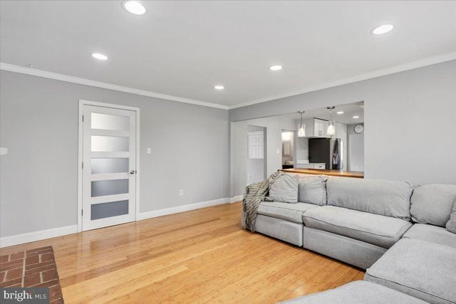 13113 MADONNA LN, Fairfax, VA 22033