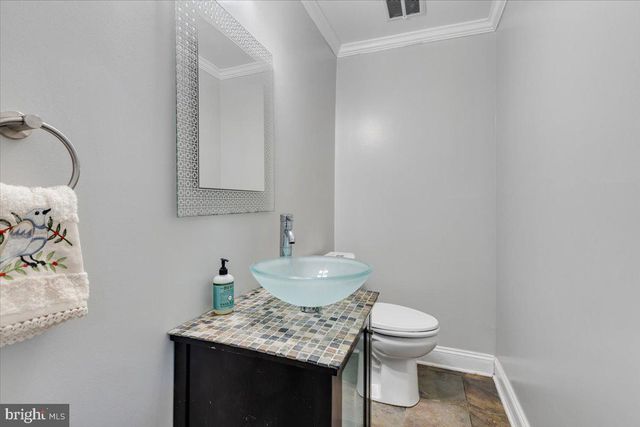 13113 MADONNA LN, Fairfax, VA 22033