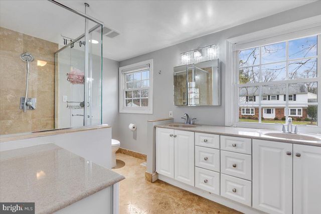 13113 MADONNA LN, Fairfax, VA 22033