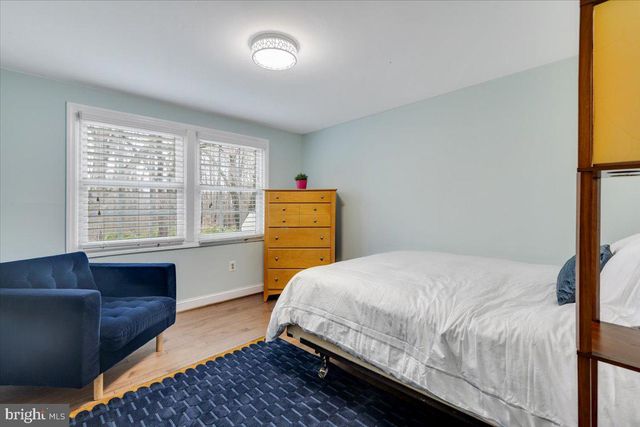 13113 MADONNA LN, Fairfax, VA 22033