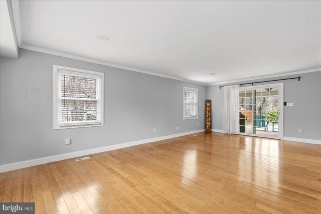 13113 MADONNA LN, Fairfax, VA 22033